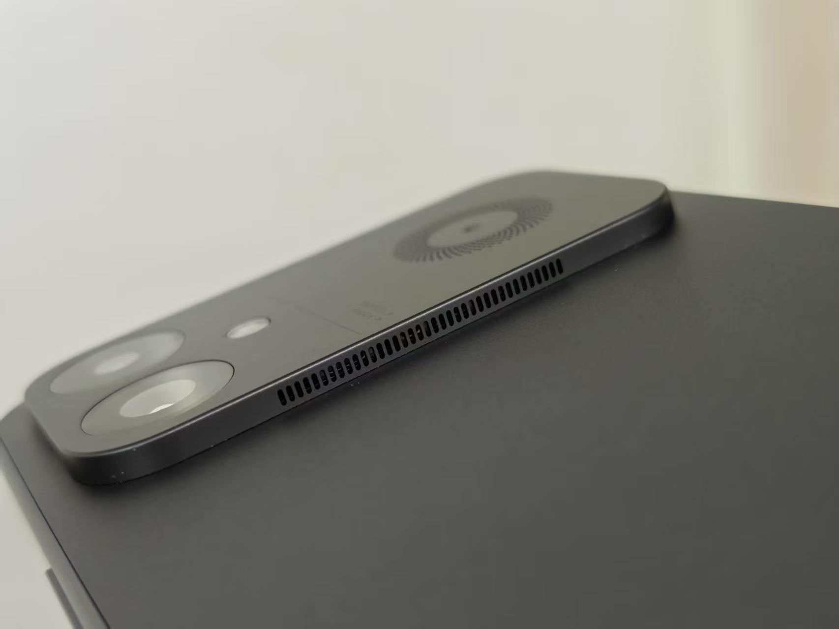 REDMI K90 至尊版深度体验:骁龙8至尊版加主动风冷,让性能“风狂”起来