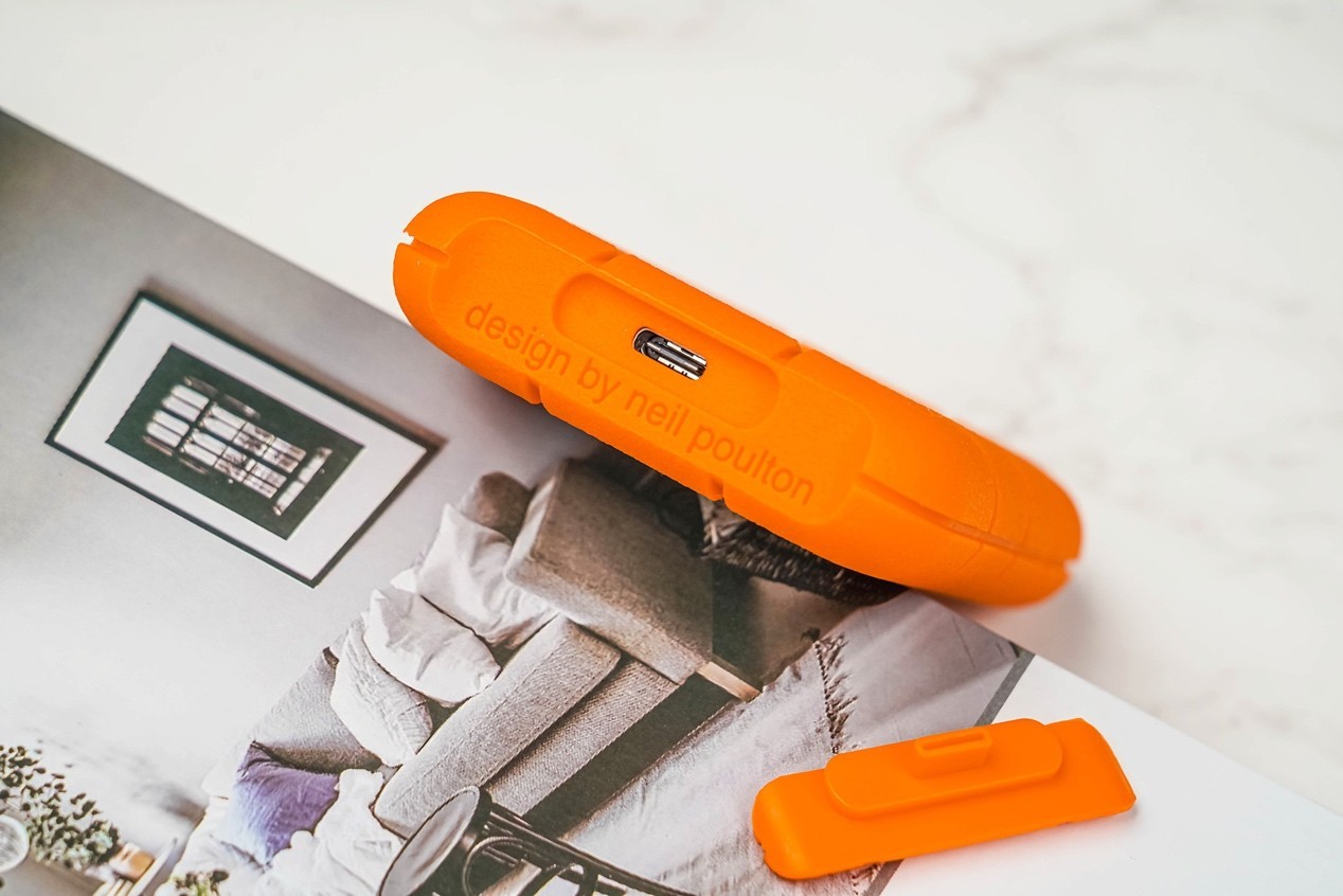 雷孜LaCie Rugged SSD4移动固态硬盘评测 USB4三防金刚钻Plus名副其实