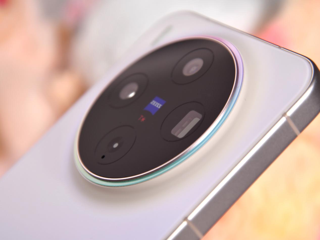 vivo X300全面评测 名字短了,野心大了