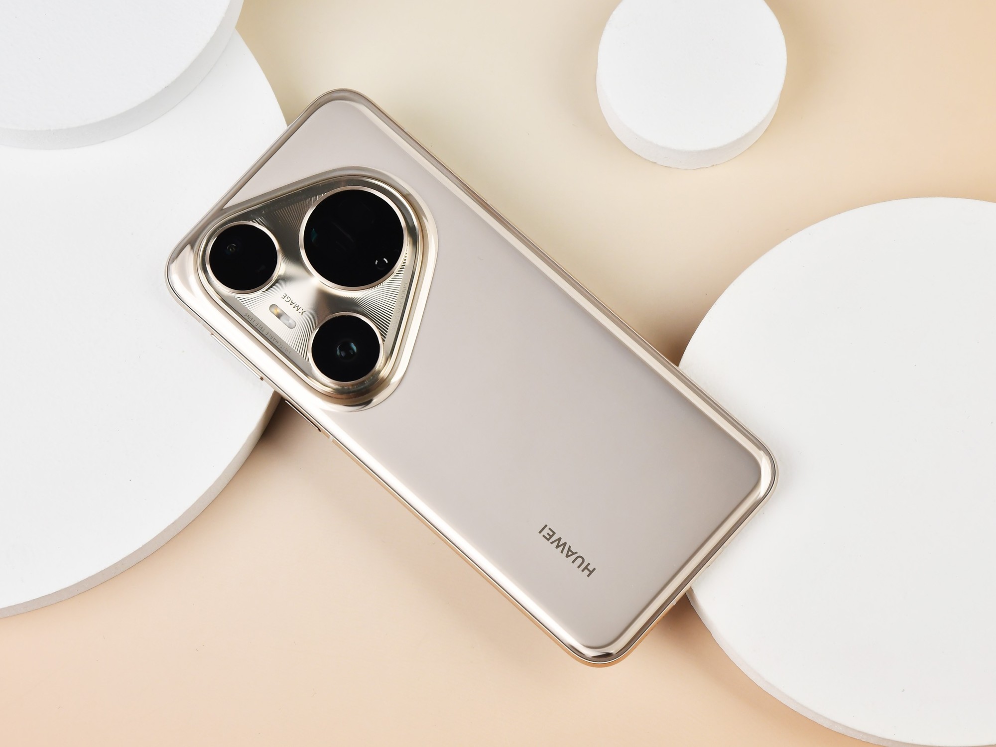 ��Ϊ Pura 80 Ultraȫ������ ͻ��Ӳ���߽磬���㿴��Զ