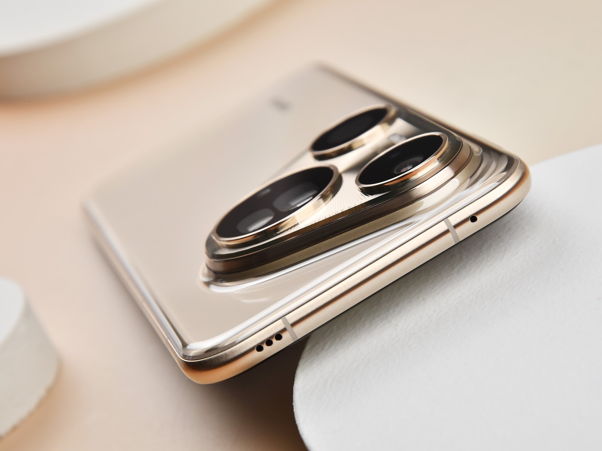 ��Ϊ Pura 80 Ultraȫ������ ͻ��Ӳ���߽磬���㿴��Զ