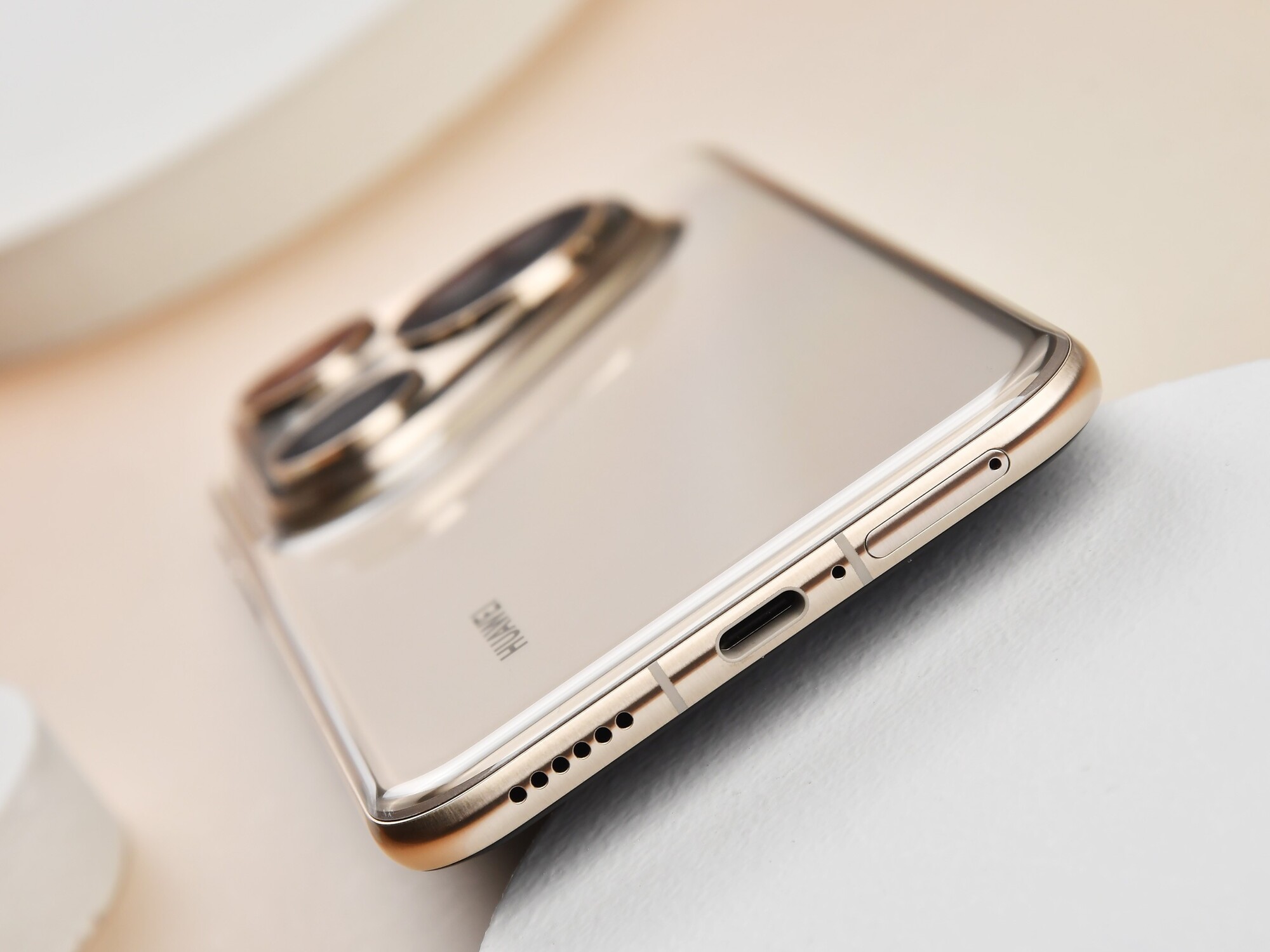 ��Ϊ Pura 80 Ultraȫ������ ͻ��Ӳ���߽磬���㿴��Զ