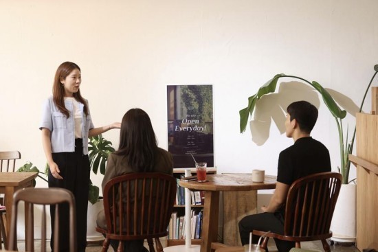 三星彩色电子纸 E-Paper打造无感融入的绿色方案 重构商业空间运营逻辑