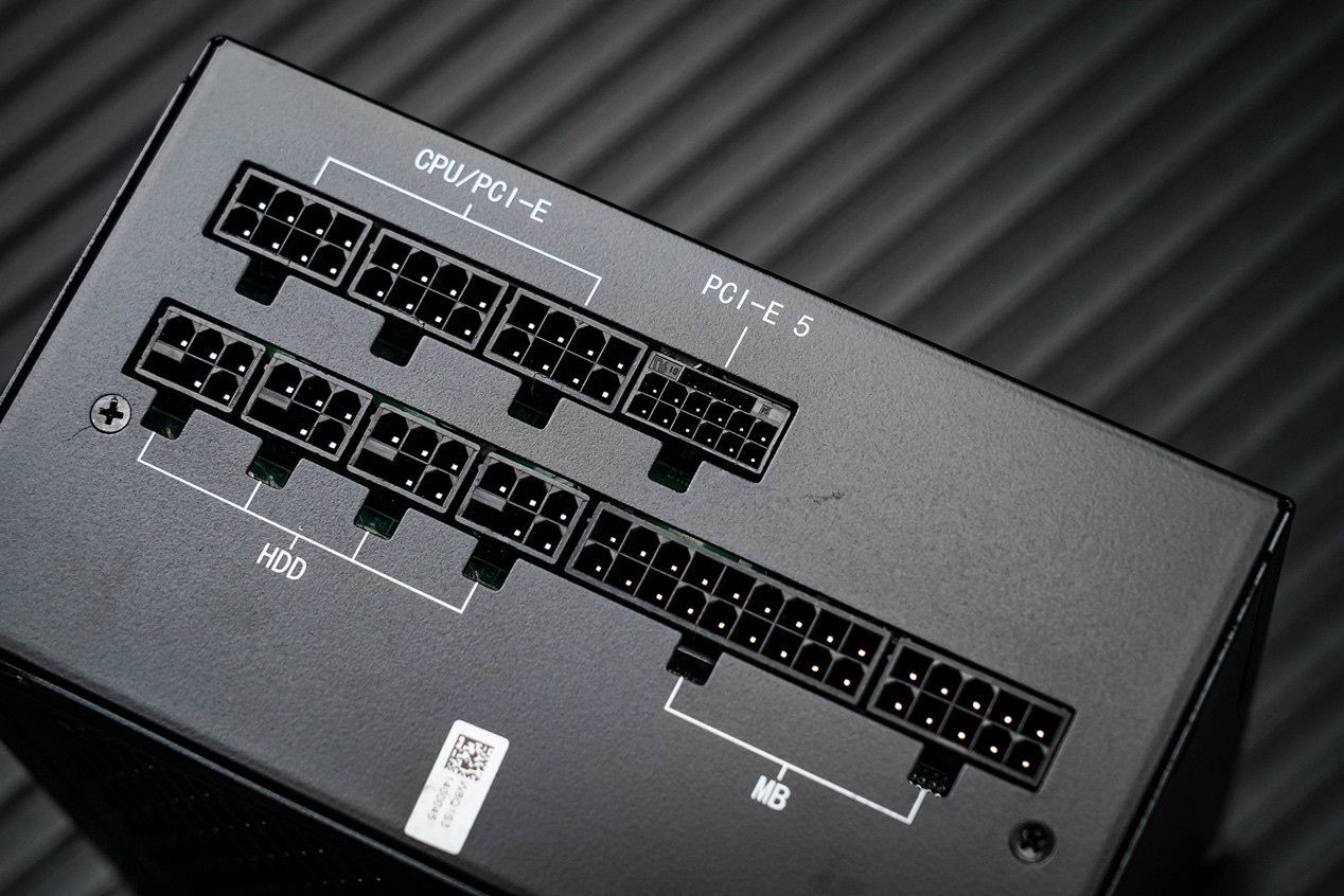 全新航嘉重火力AX850P三叉戟电源评测 氮化镓GaN加持更强更稳