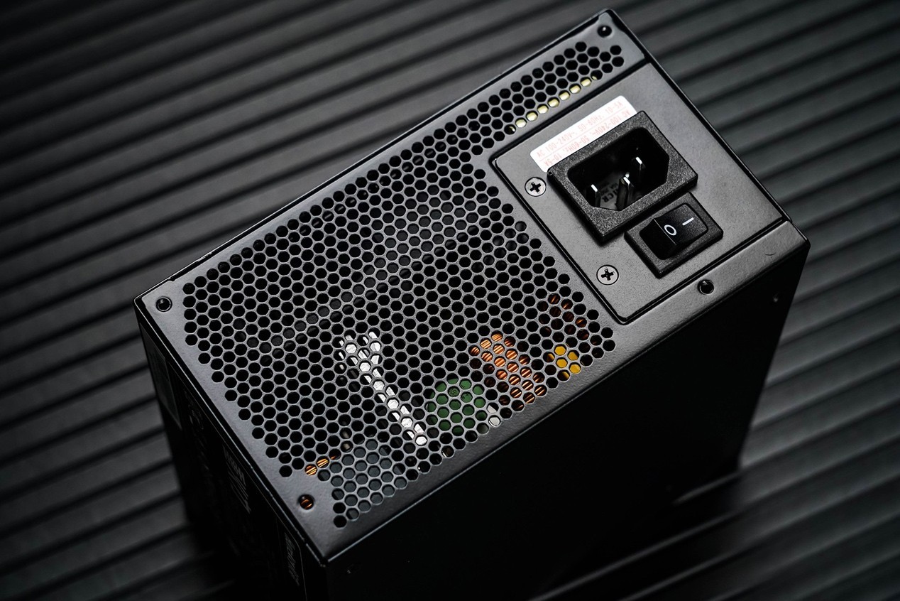 全新航嘉重火力AX850P三叉戟电源评测 氮化镓GaN加持更强更稳
