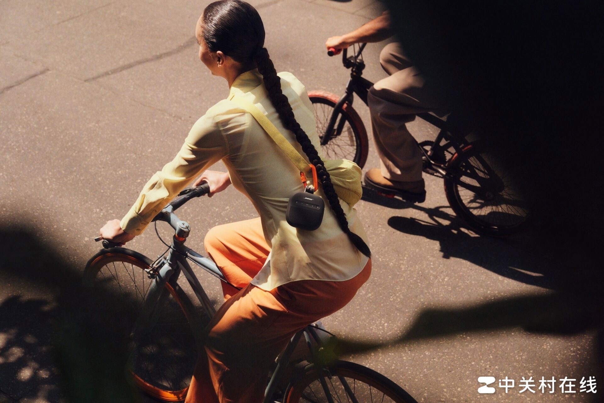 盛夏音浪再升级:Bose推出SoundLink Plus蓝牙扬声器