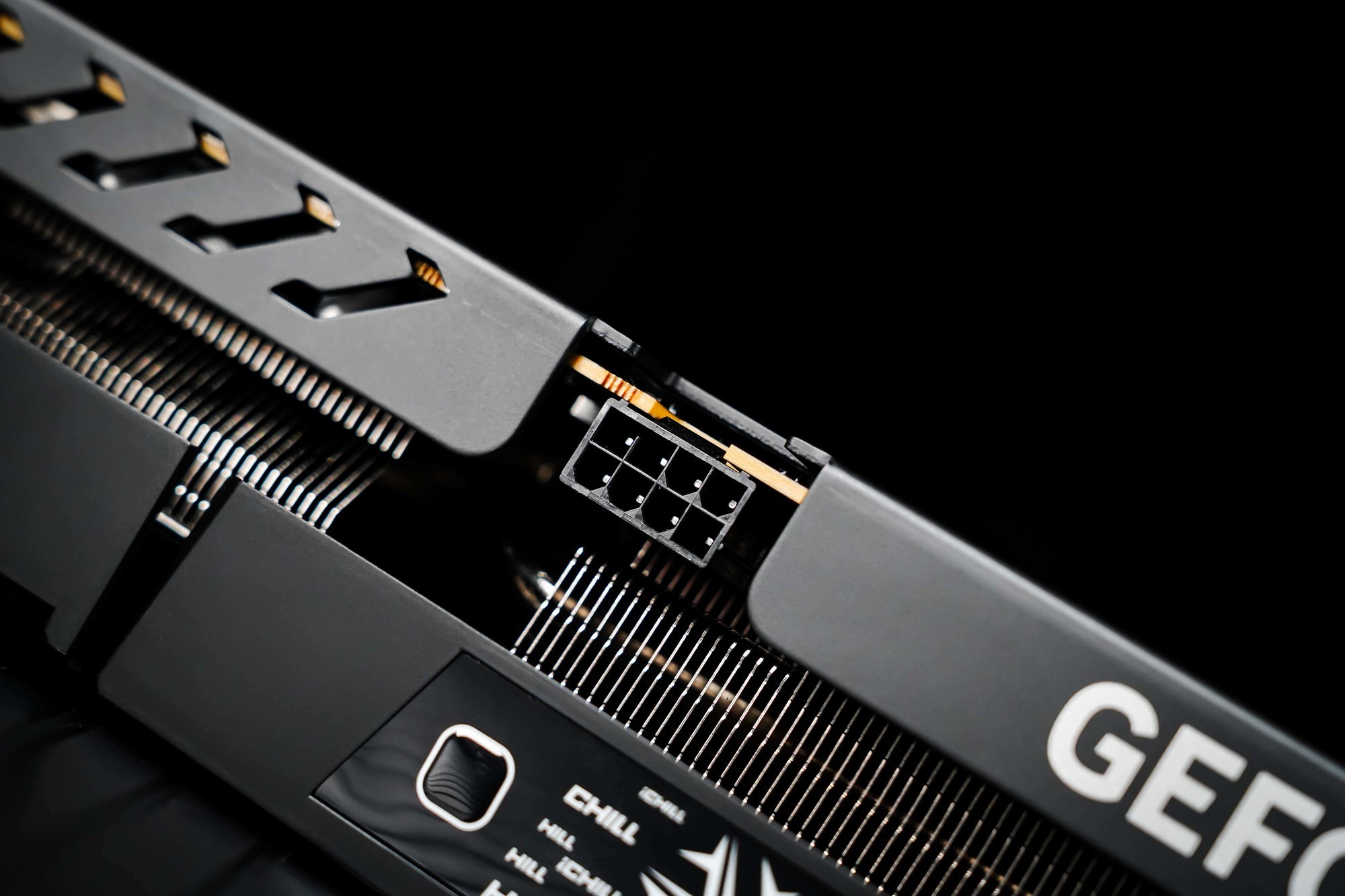 映众 GeForce RTX 5060 超级冰龙评测 以简驭繁 新冰龙美学