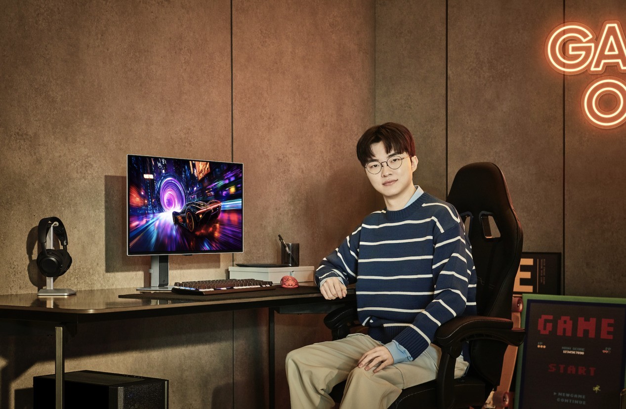 Ӳװ¾羺ʾT1ǩƷĻʢ