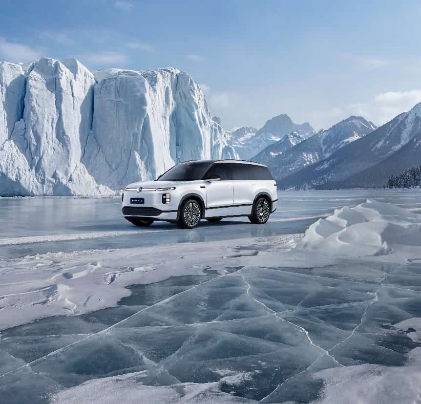 ��һ̨�����ȡ�����˳�ĵ�ϵSUV��5�����ų��͵��̲ٿ�ʵ���Ա�