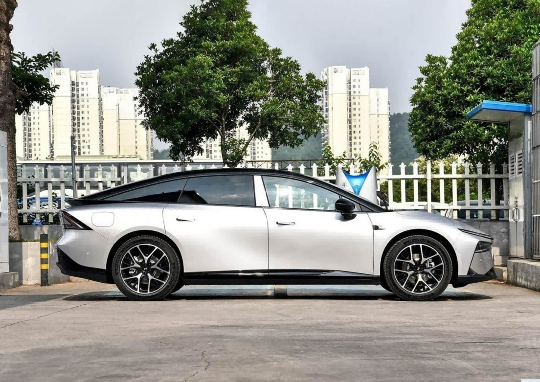 20�򼶴���SUVӲ�˶Աȣ�����ʵ��+�Ǽ����飬˭�ܼ�ã�