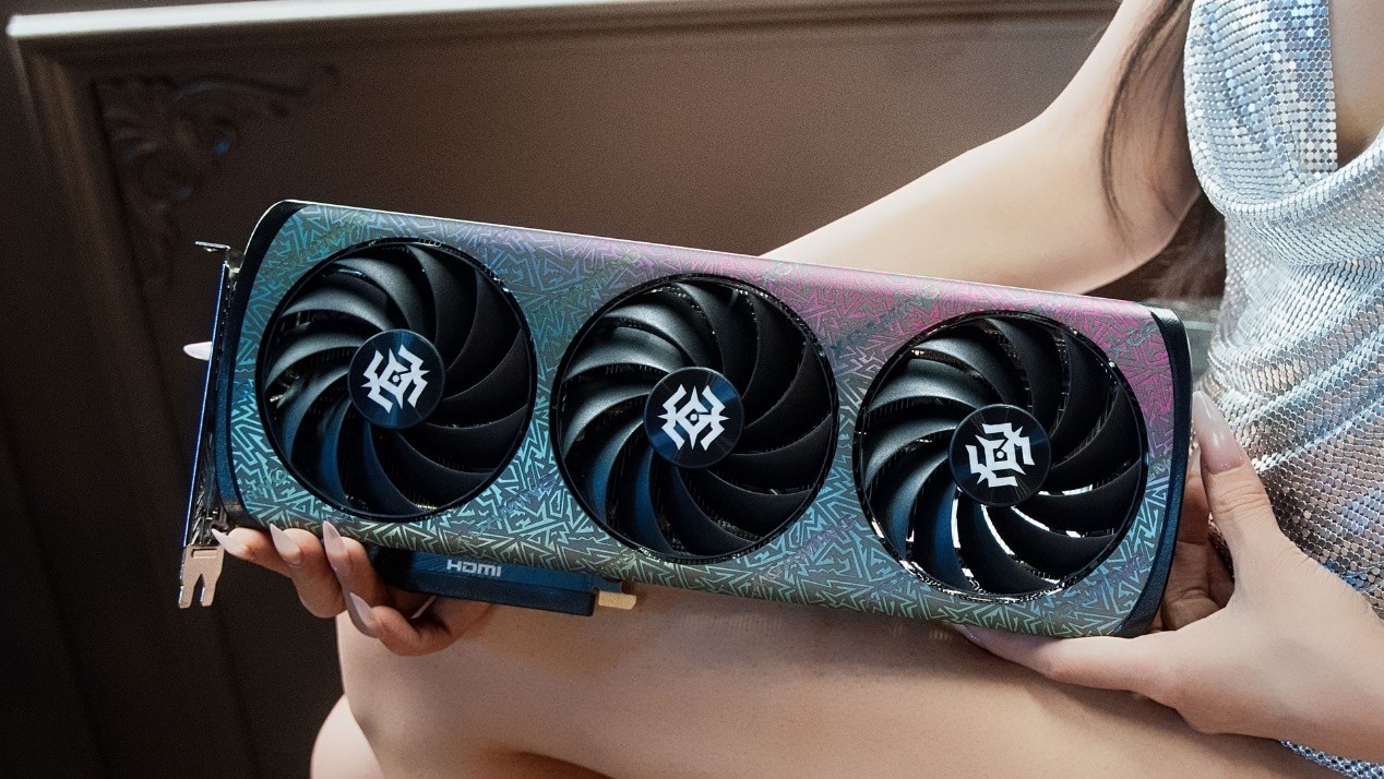 NVIDIA DLSS4.5�Ͷ�̬6��֡�������ˣ���̩��Ӣΰ������һ��GeForce ON��