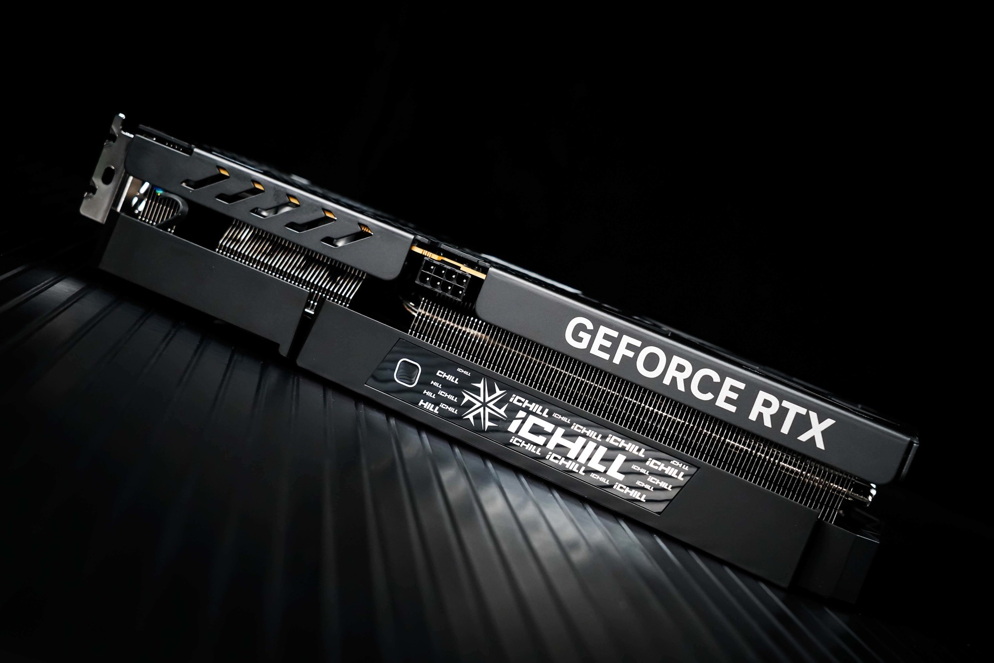 映众 GeForce RTX 5060 超级冰龙评测 以简驭繁 新冰龙美学