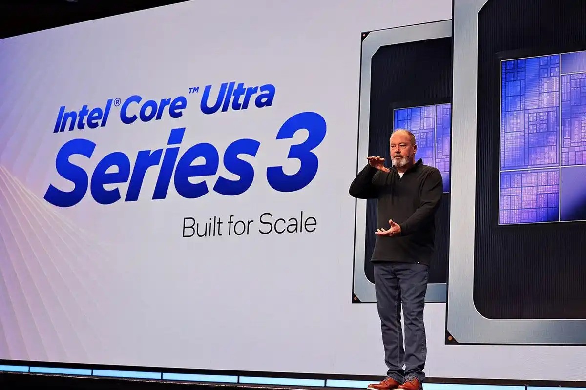 极摩客 EVO-T2 CES 2026 全球首发,英特尔 CEO 陈立武亲签推荐!