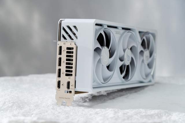 Ϧ°ɫԿ⣡ROG ASTRALҹRTX5080Ϯ