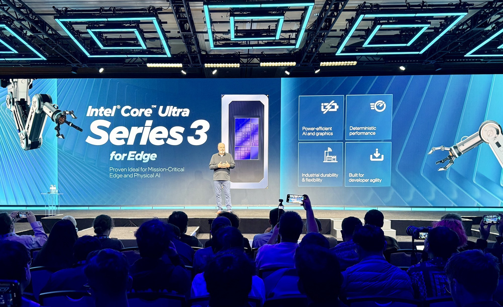 重塑AI浪潮下的PC用户需求 英特尔Panther Lake引领产业迈向新的增长周期