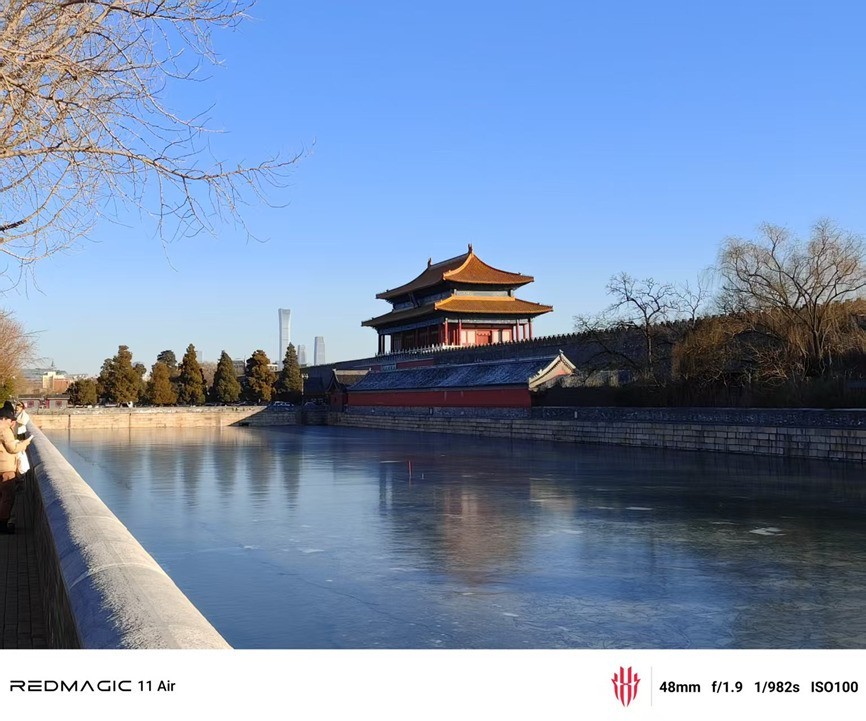 红魔11 AIR全面评测：轻薄高颜值的“掌中PC”