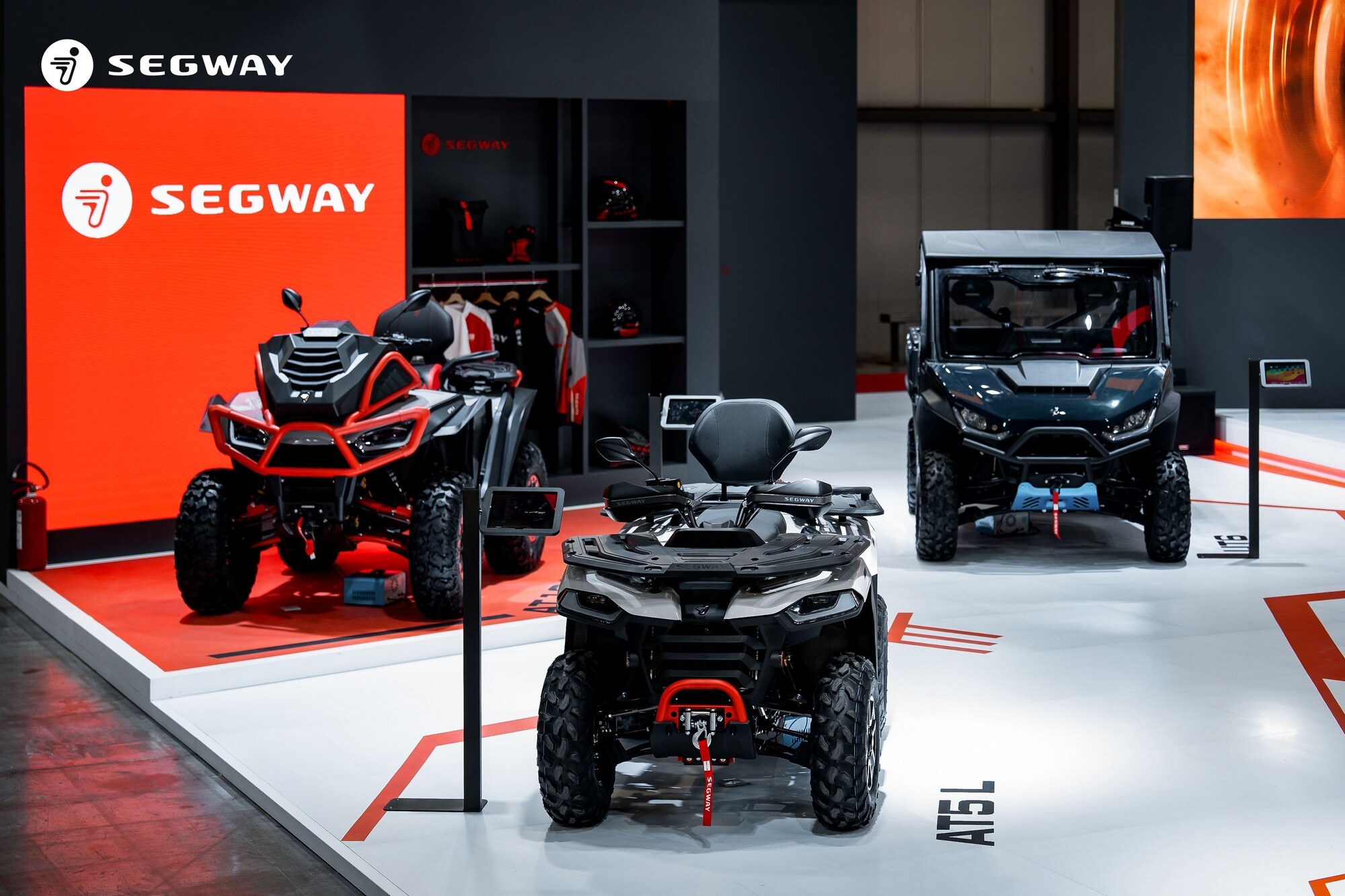 九号公司全系新品登陆2025米兰展,智能出行中国势力引全球瞩目