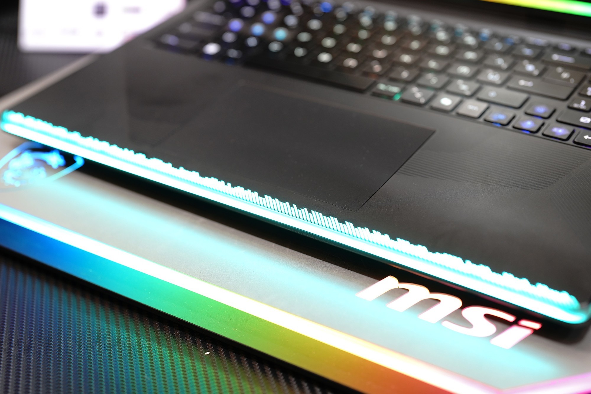 16.65mm������� 300W���޹����ͷ� CES�ֳ�����΢����Ϸ��Ʒ����Ʒ