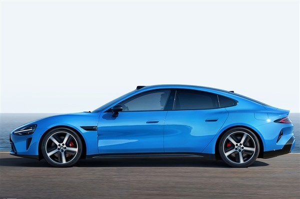 雷军直播发布全新小米SU7：续航破900公里，起售价22.99万