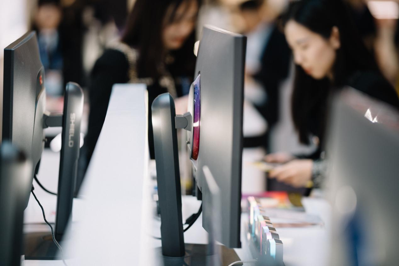 HKCЯ�����Ʒ����CES2026 ȫ���׿�RGB-MiniLED��ʾ������ȫ��