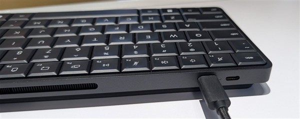 CES 2026:惠普把高性能主机塞进键盘,接显示器就能用