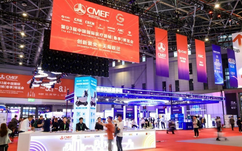 CMEF 2026现场:智能戒指热度上升,友宏医疗用“连续数据+AI”切入新竞争点