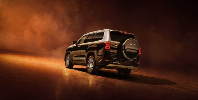 30��Ӳ��ԽҰSUV�Ƽ����������뵪�������̩��700