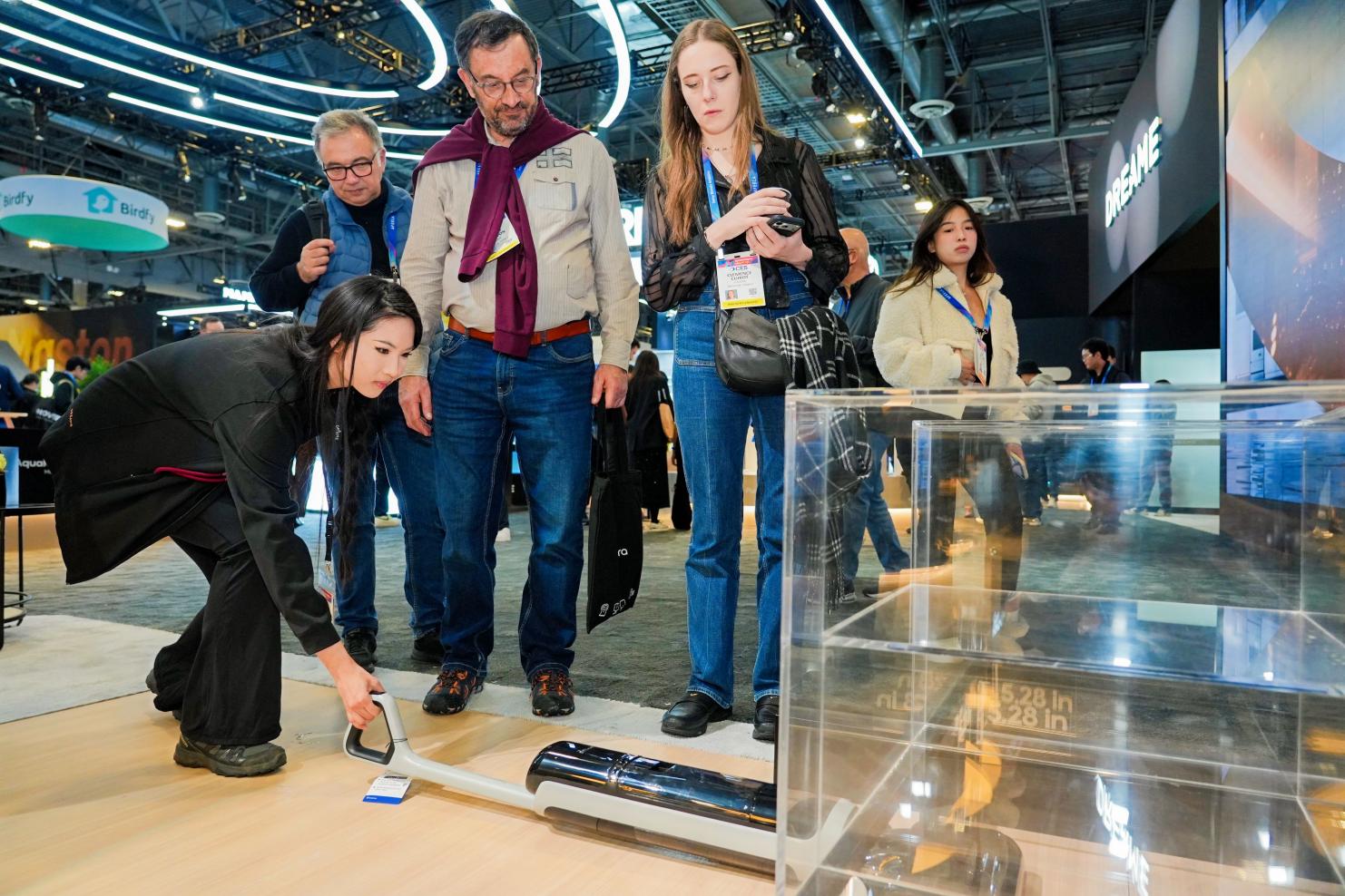 ���0����˫��ϴ�أ�׷��ϴ�ػ���CES����ҵһ������ը��