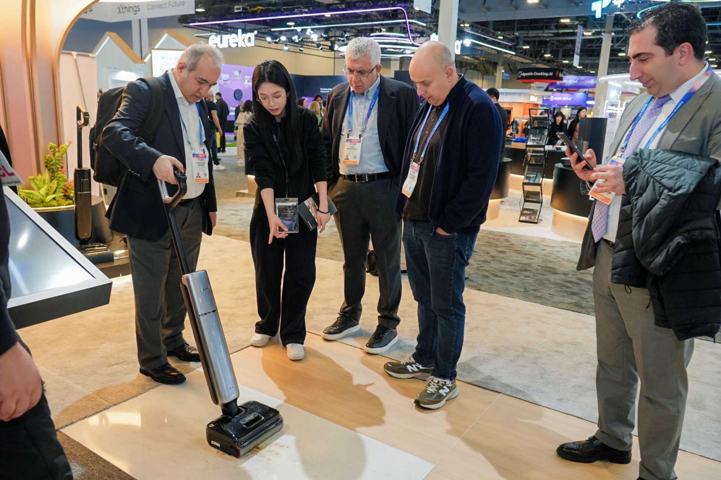 ���0����˫��ϴ�أ�׷��ϴ�ػ���CES����ҵһ������ը��