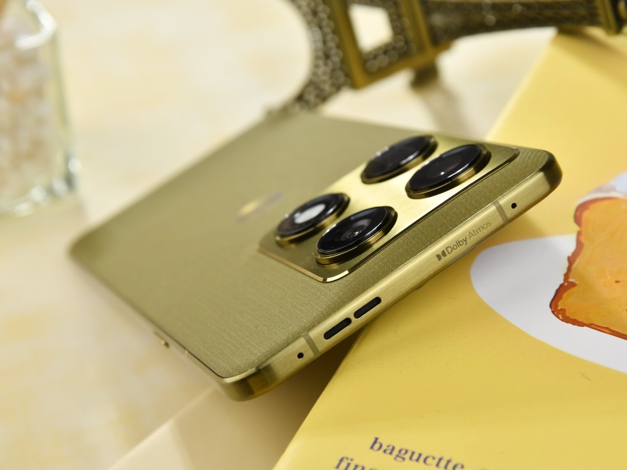 联想 moto X70 Air Pro全面评测:一台敢叫Pro的Air,到底强在哪?