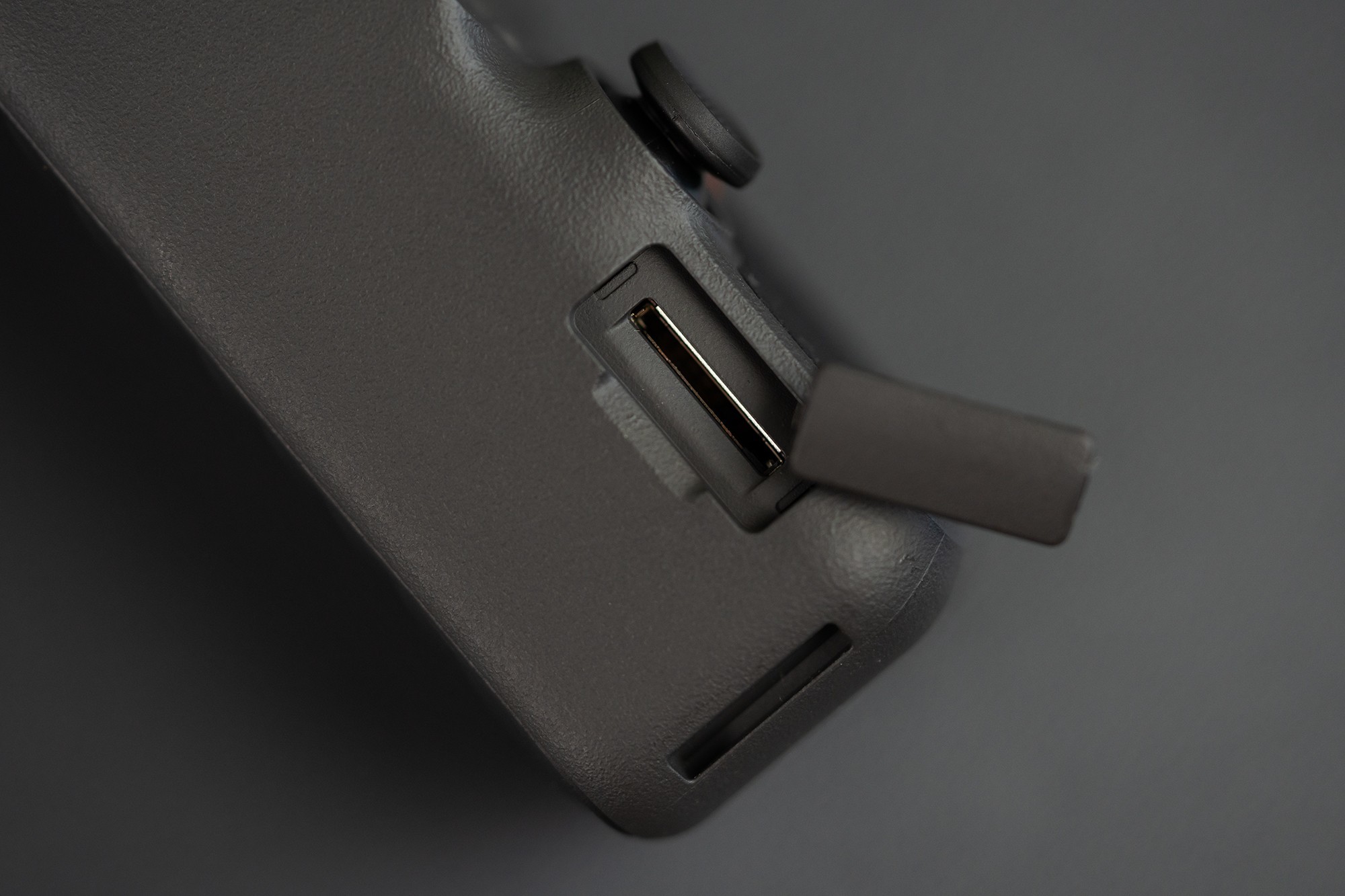 DJI Osmo Pocket 4���⣺ȫ��1Ӣ�紫�����������������Ŀڴ���̨���