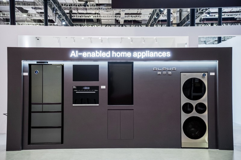 进博会上的AI竞速松下的AI战略有何不同？