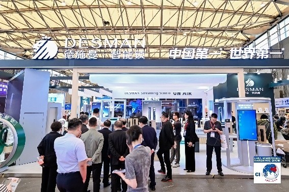 德施曼闪耀2025中国国际五金展,斩获AI智能锁领域多项大奖