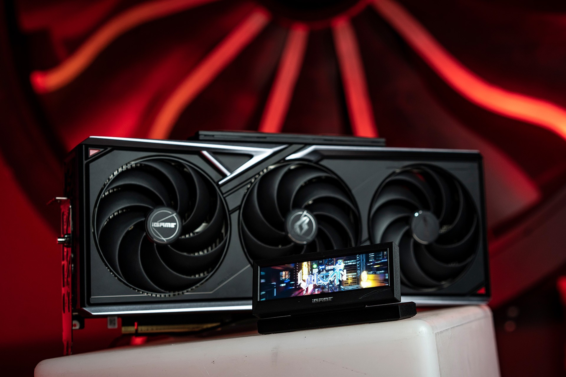 智械觉醒:揭秘七彩虹iGameVulcan的性能哲学与设计美学