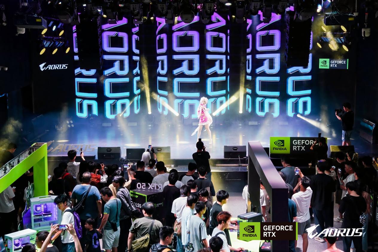 븰AORUSDAYɽ֮ԼRTX50ΡӪ羺