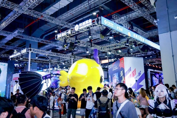 酷睿Ultra战力Plus,英特尔携九大合作伙伴亮相Bilibili World 2026