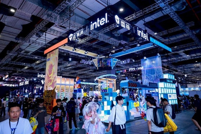 酷睿Ultra战力Plus,英特尔携九大合作伙伴亮相Bilibili World 2026