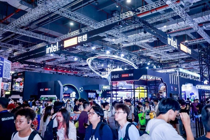 酷睿Ultra战力Plus,英特尔携九大合作伙伴亮相Bilibili World 2026