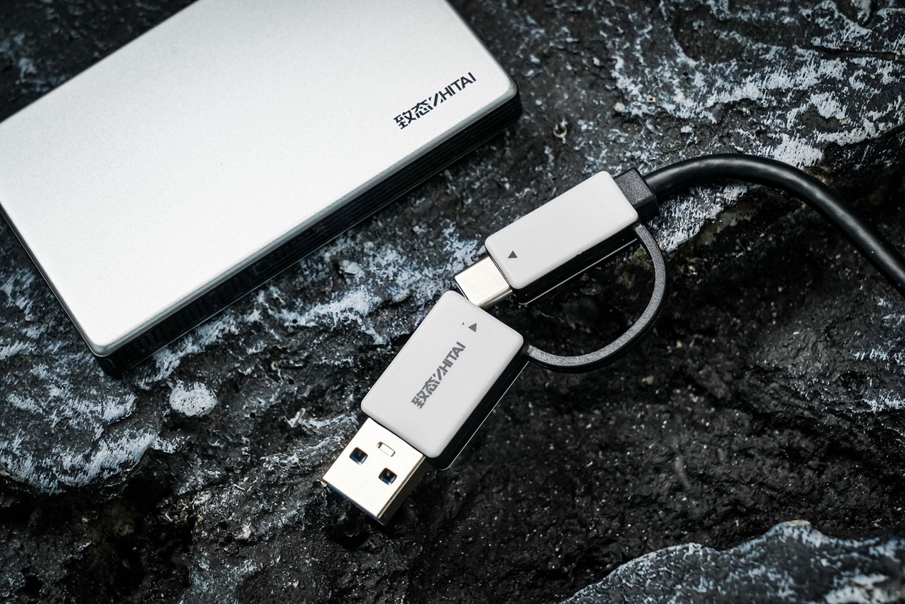 ��̬�顤�ȷ��4TB�ƶ���̬Ӳ������ ���ɰٴ������ڷ���֮��