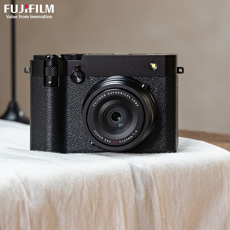 富士(FUJIFILM)GFX100RF 无反中画幅相机 35mmF4固定镜头 黑色(1.02亿像素 3档数码变焦 镜间快门 仅735g)