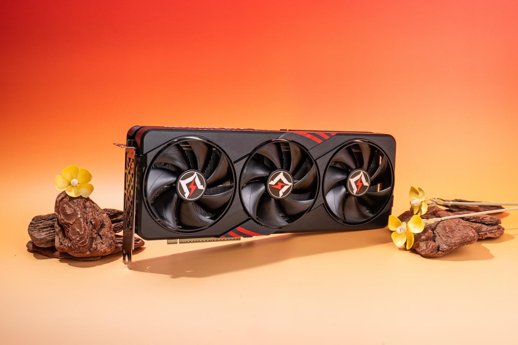 ֩2֧DLSS 4GeForce RTX 5070 ׷ OCӢ