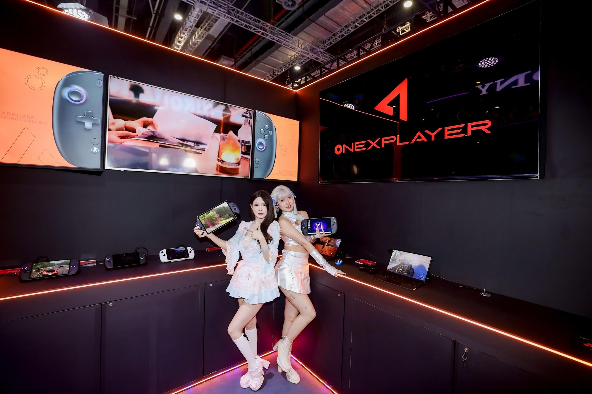ONEXPLAYER�����콢���Ͳ�չBW2026��Ӳ���ƻ��������Ƚ���