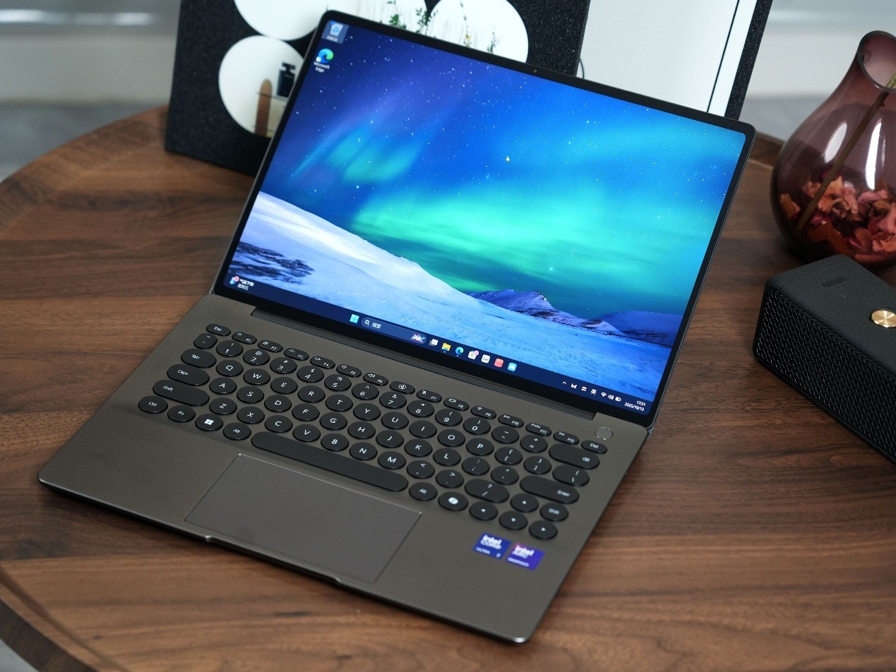 һ���Ķ��Ĳ�����WIKO Hi MateBook 14 ���ͼ��