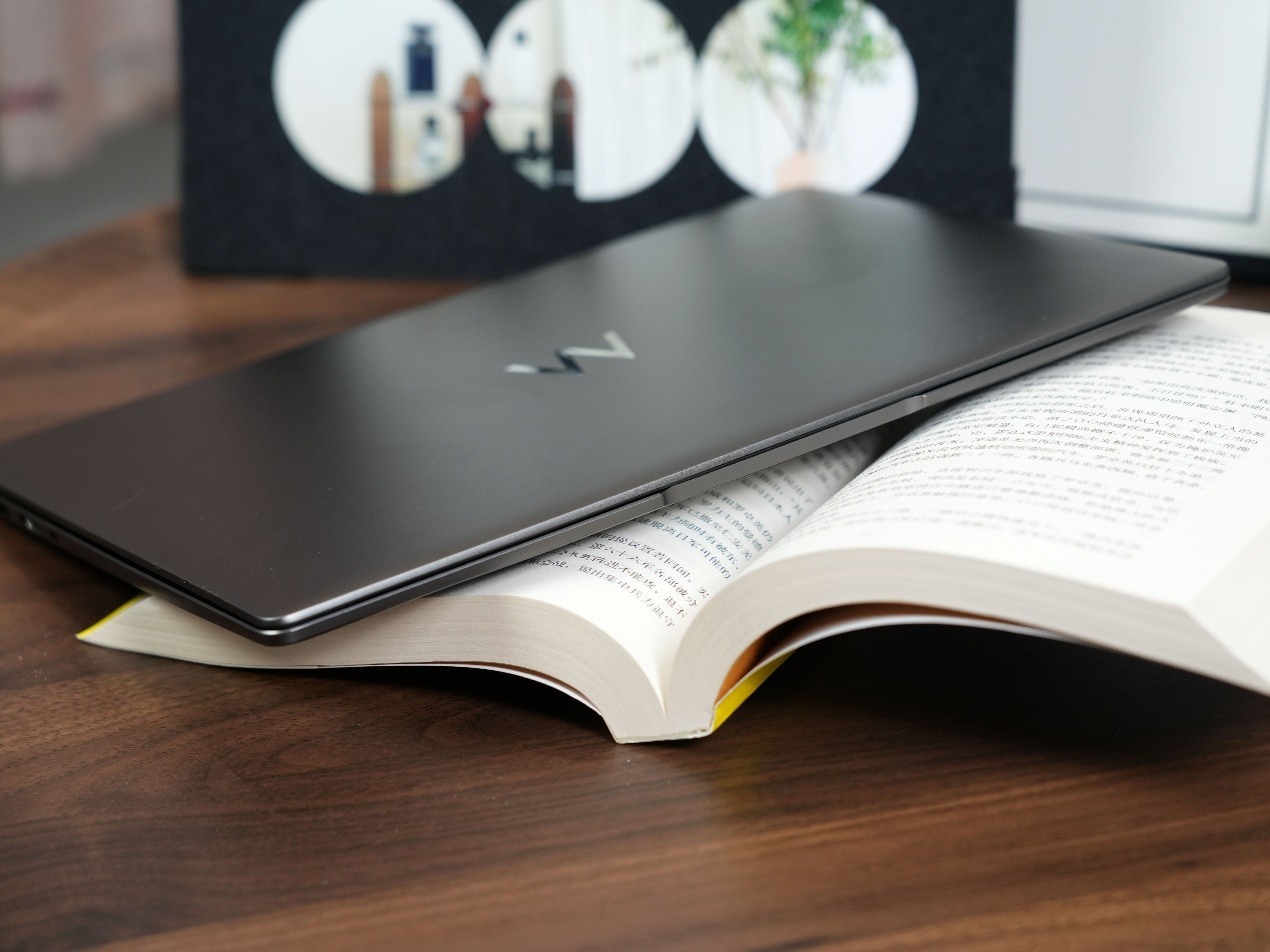 һ���Ķ��Ĳ�����WIKO Hi MateBook 14 ���ͼ��