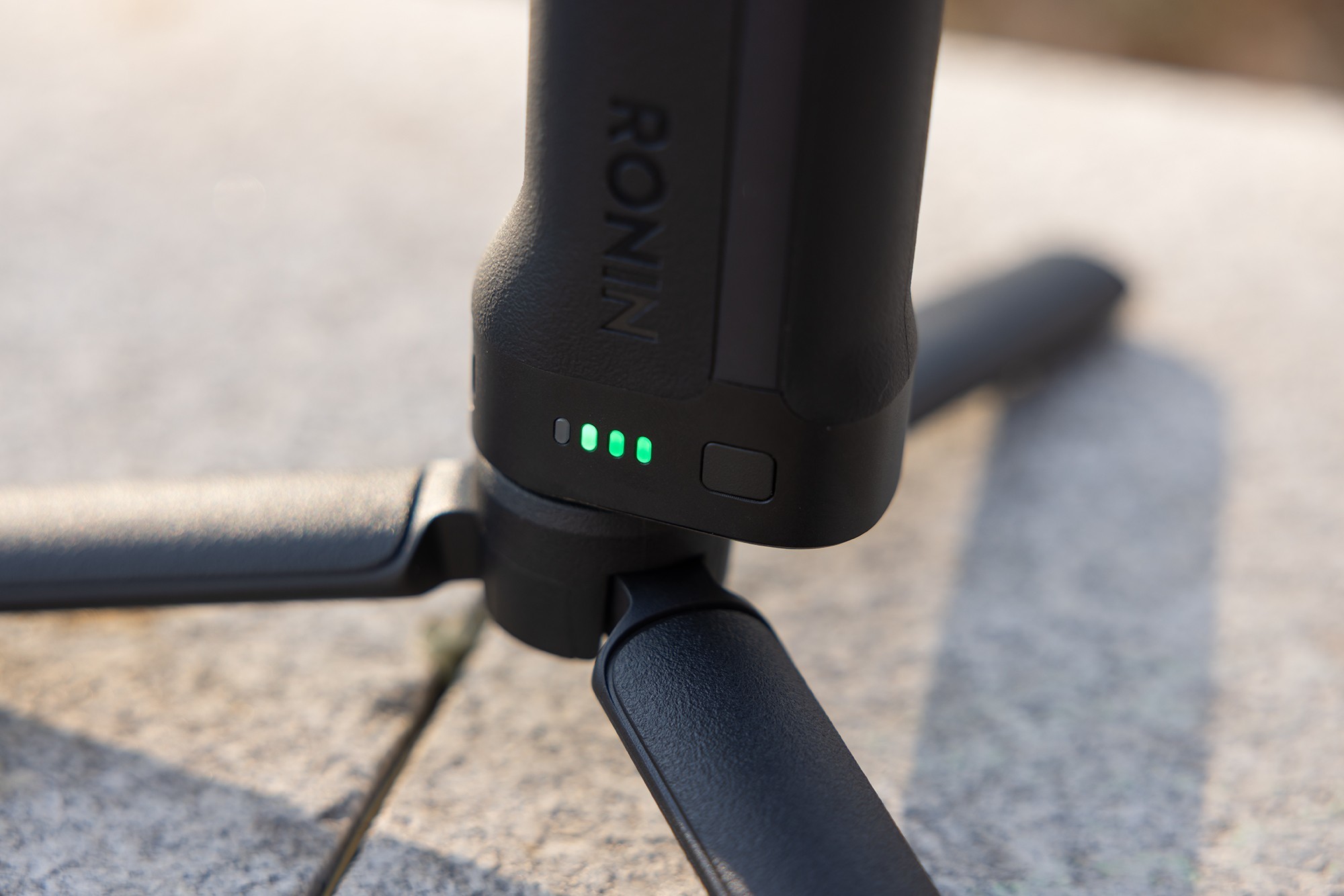 DJI RS 5稳定器测试：更智能化、更轻量化的专业稳定器