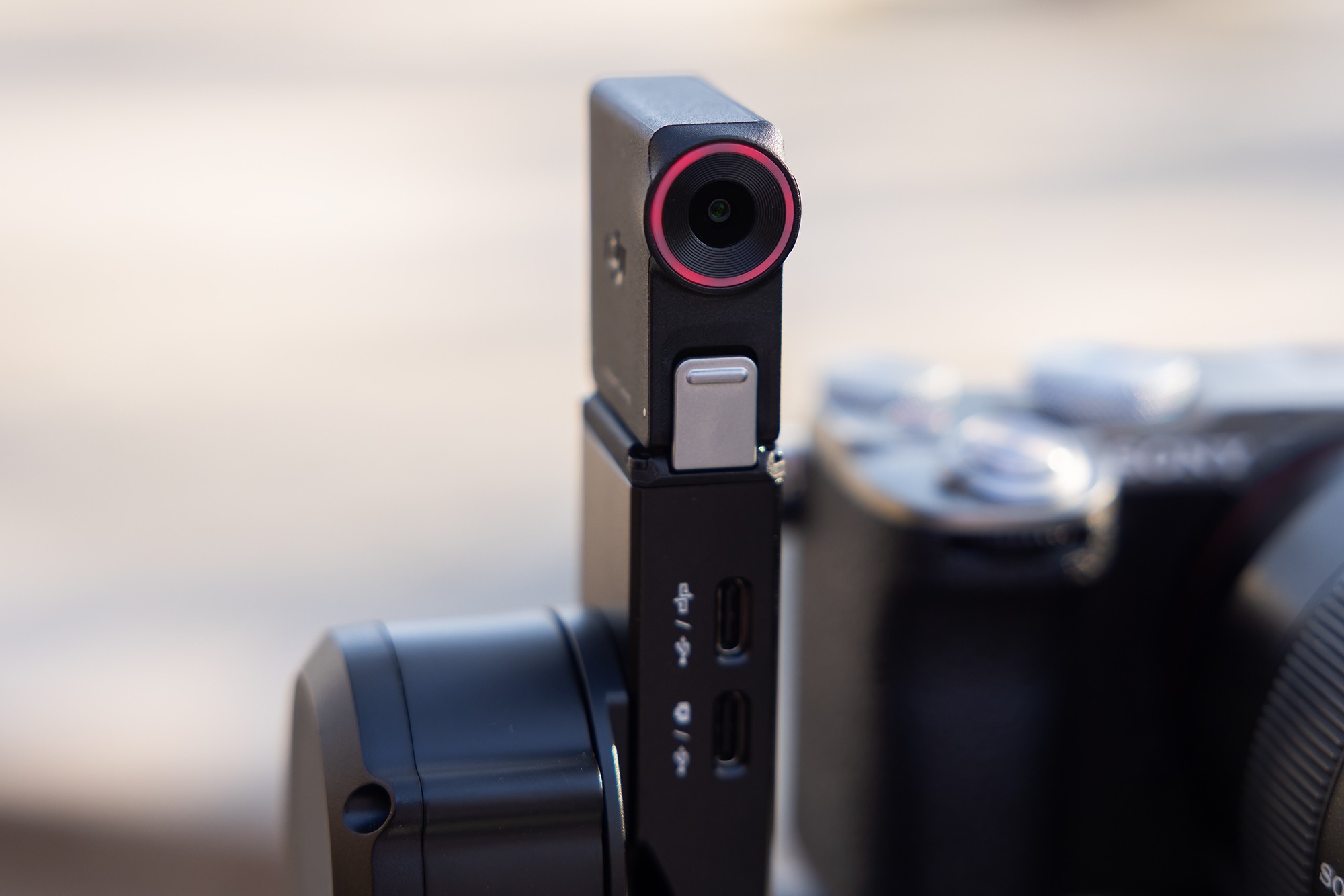 DJI RS 5稳定器测试：更智能化、更轻量化的专业稳定器