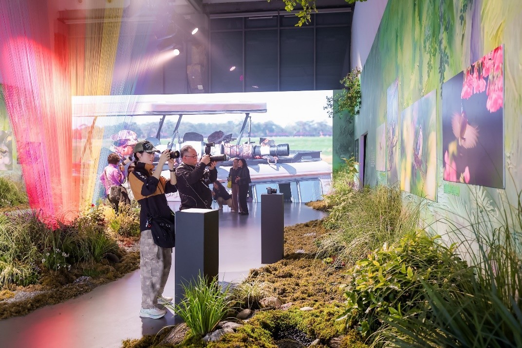 2025����Ӱ����껪֮EOSӰ��������԰�Ϻ���Ļ�� ����Ӱ��������������