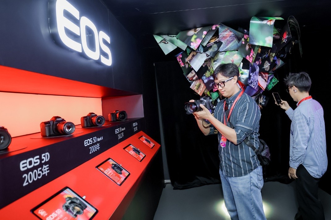 2025����Ӱ����껪֮EOSӰ��������԰�Ϻ���Ļ�� ����Ӱ��������������