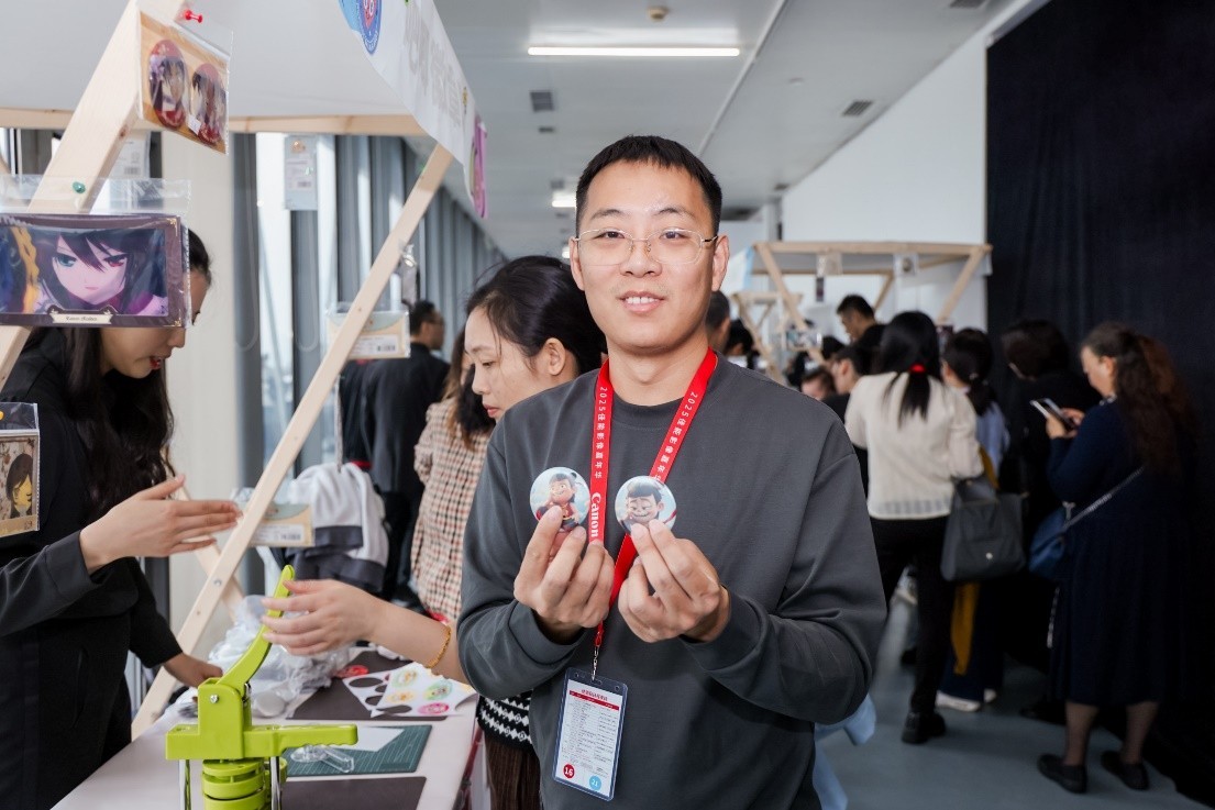 2025����Ӱ����껪֮EOSӰ��������԰�Ϻ���Ļ�� ����Ӱ��������������