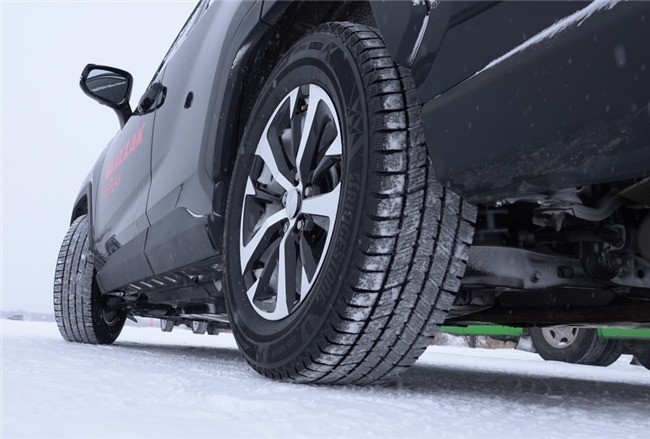 �����BLIZZAK ICEPEAK���У����ǽγ���SUV